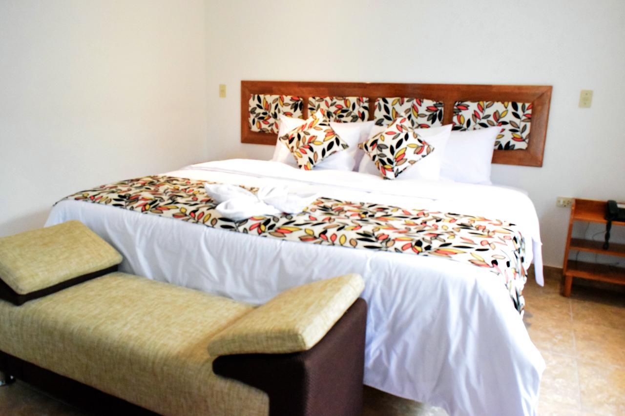 Hotel Jungle House Iquitos Exterior photo