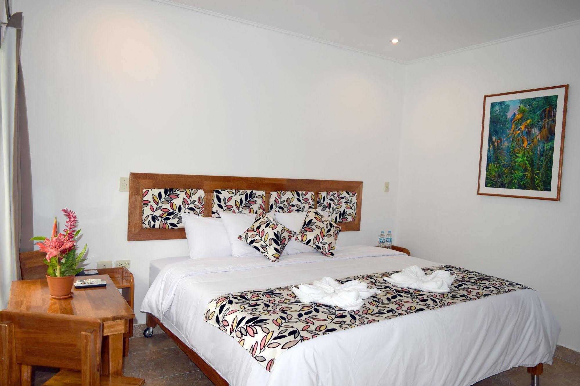 Hotel Jungle House Iquitos Exterior photo
